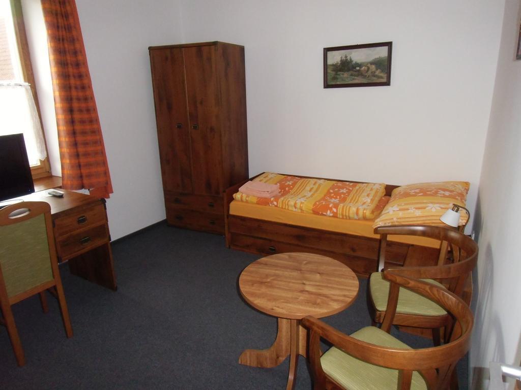 Penzion Pod Zamkem Zruc nad Sazavou Extérieur photo
