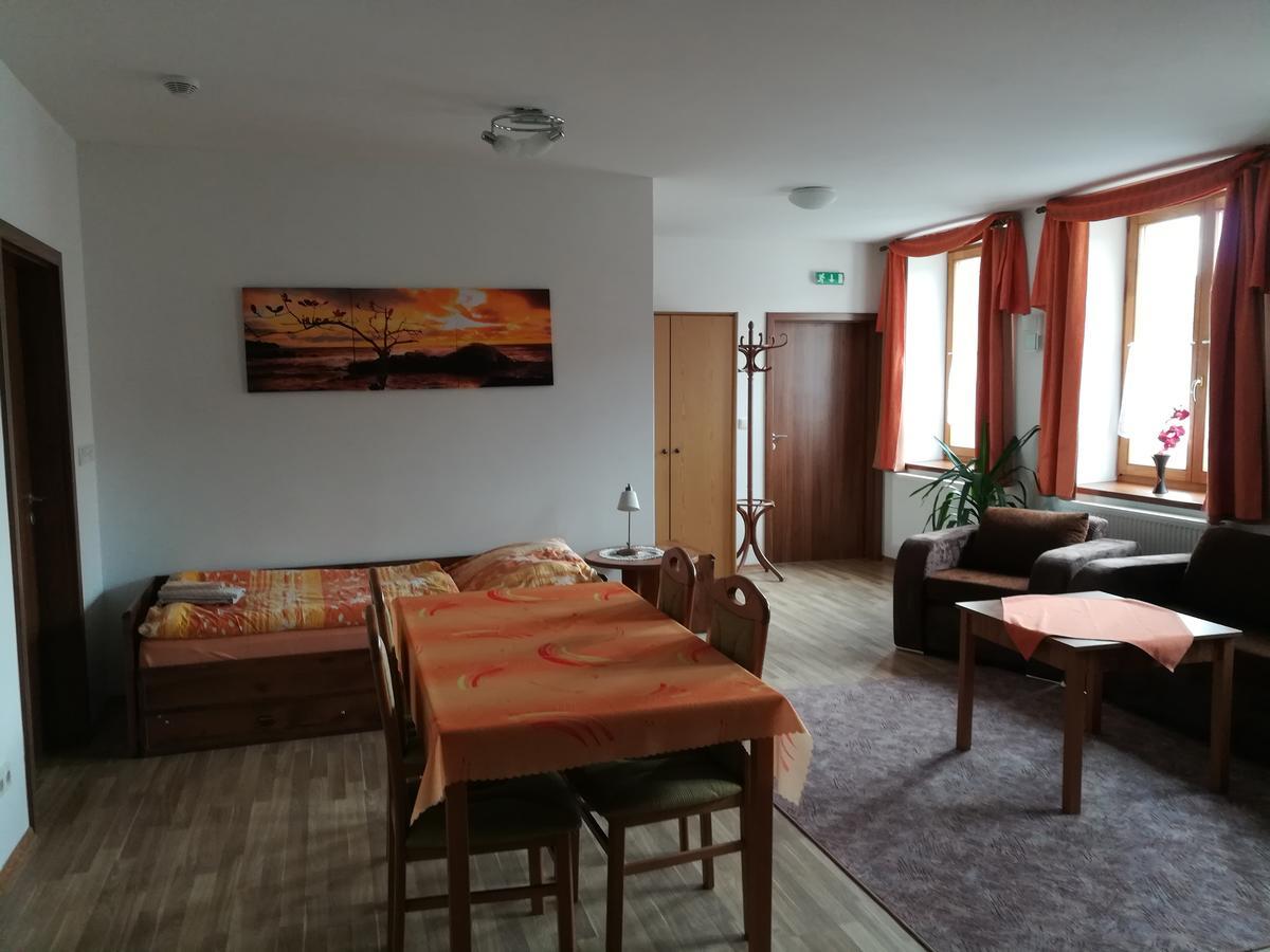 Penzion Pod Zamkem Zruc nad Sazavou Extérieur photo