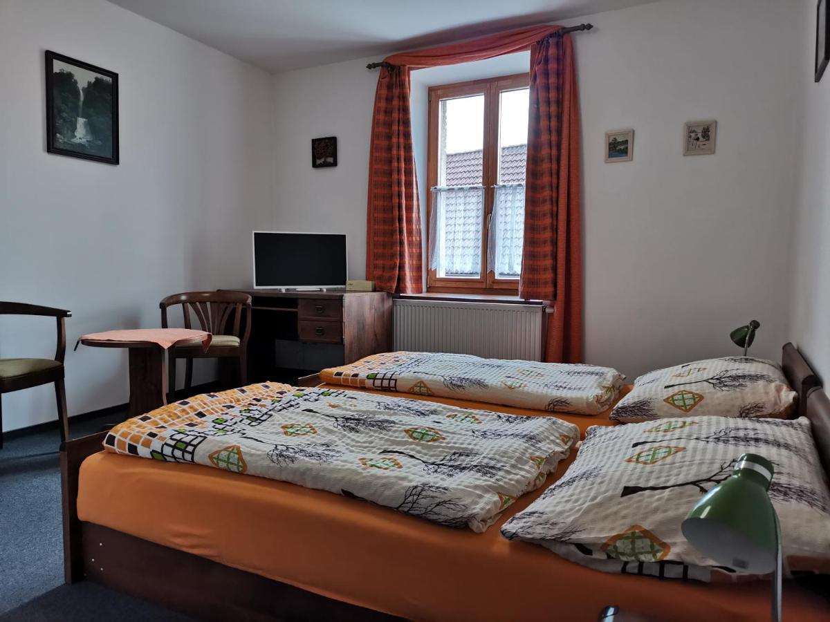 Penzion Pod Zamkem Zruc nad Sazavou Extérieur photo